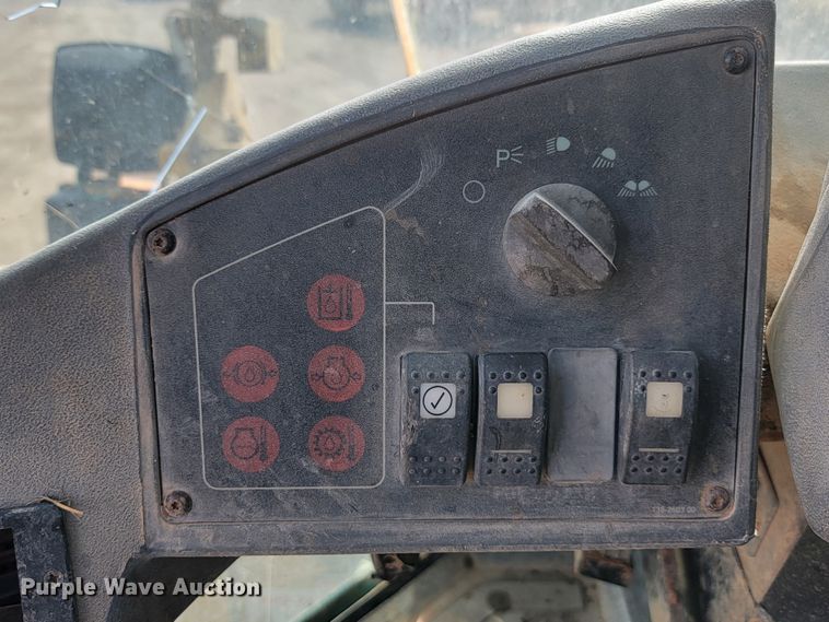 image for item JW9663 1998 Caterpillar 938G  wheel loader