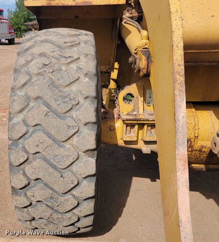 image for item JW9663 1998 Caterpillar 938G  wheel loader