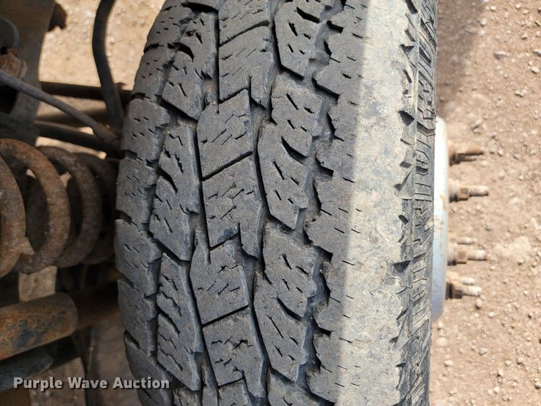 image for item JW9665 2013 Ford  F350 Super Duty  Crew Cab flatbed pickup truck