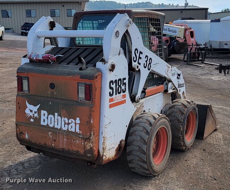 image for item JW9666 2003 Bobcat S185  skid steer loader