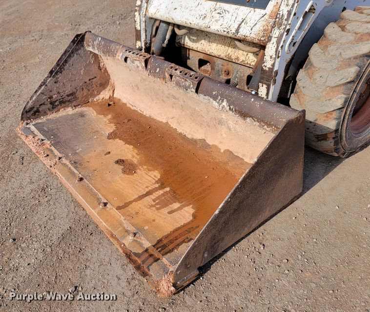 image for item JW9666 2003 Bobcat S185  skid steer loader