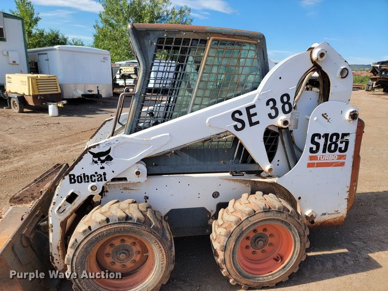 image for item JW9666 2003 Bobcat S185  skid steer loader