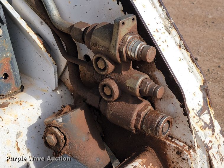 image for item JW9666 2003 Bobcat S185  skid steer loader