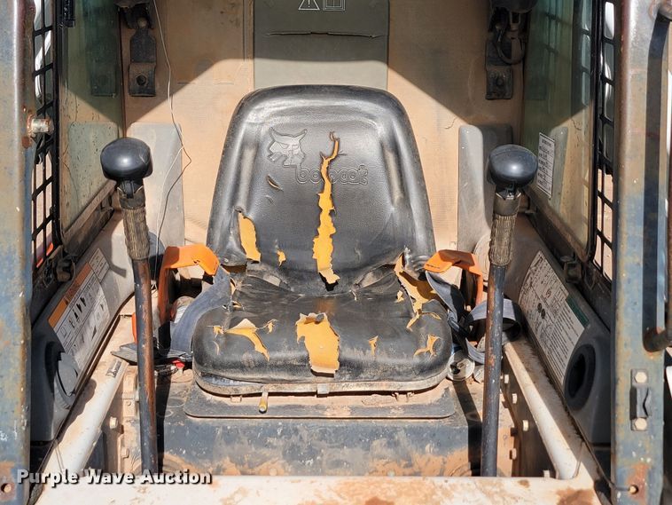 image for item JW9666 2003 Bobcat S185  skid steer loader