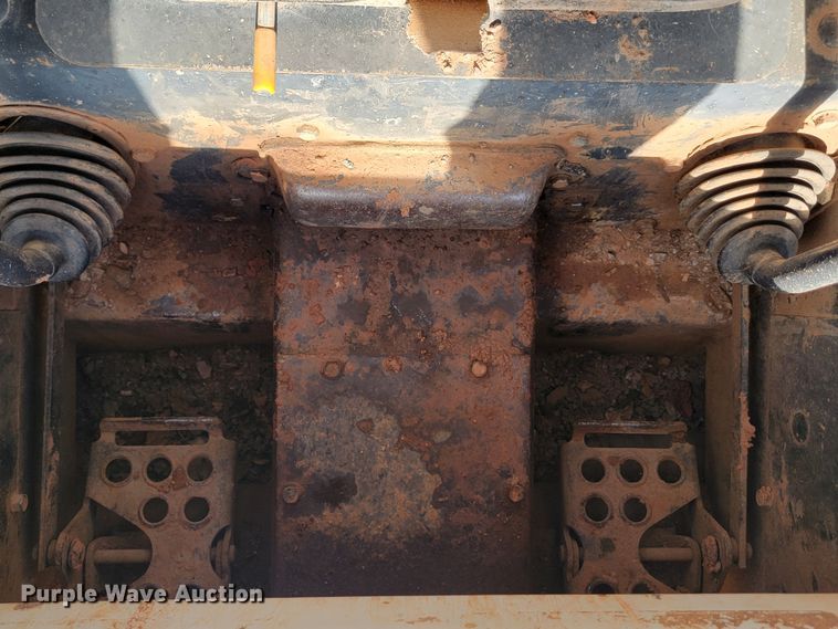 image for item JW9666 2003 Bobcat S185  skid steer loader