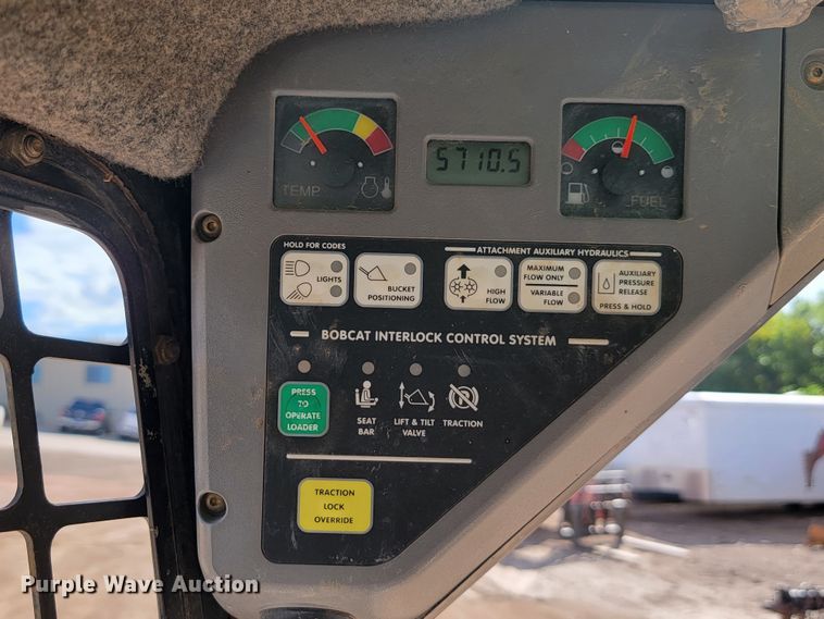 image for item JW9666 2003 Bobcat S185  skid steer loader