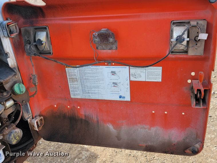 image for item JW9666 2003 Bobcat S185  skid steer loader