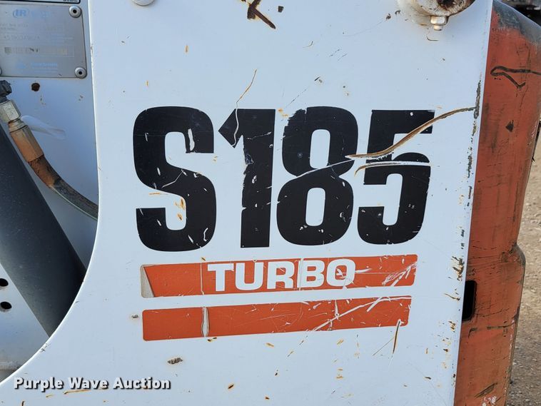 image for item JW9666 2003 Bobcat S185  skid steer loader