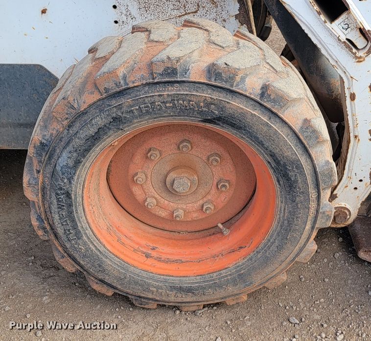 image for item JW9666 2003 Bobcat S185  skid steer loader