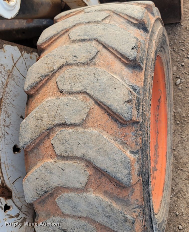 image for item JW9666 2003 Bobcat S185  skid steer loader