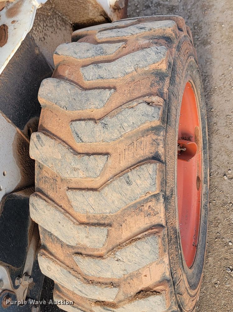 image for item JW9666 2003 Bobcat S185  skid steer loader