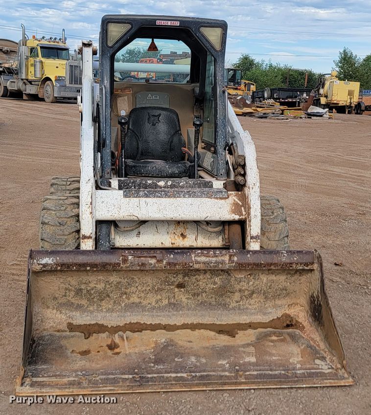 image for item JW9667 2001 Bobcat S175  skid steer loader