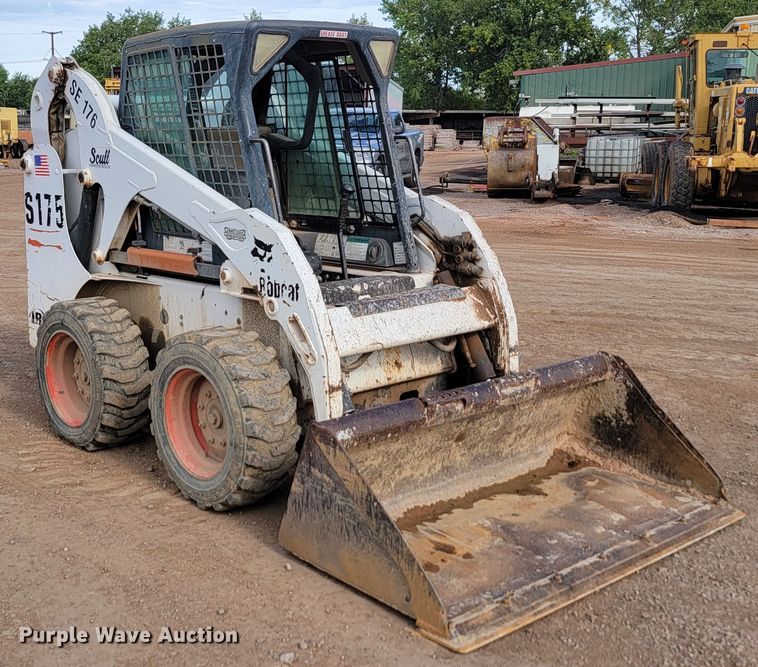 image for item JW9667 2001 Bobcat S175  skid steer loader