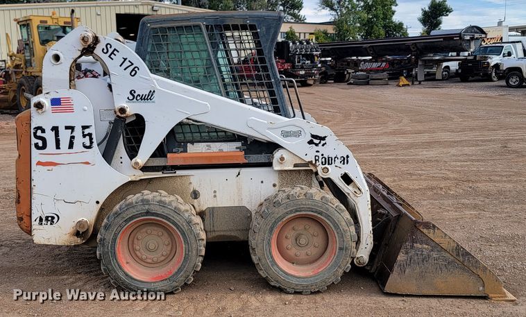 image for item JW9667 2001 Bobcat S175  skid steer loader