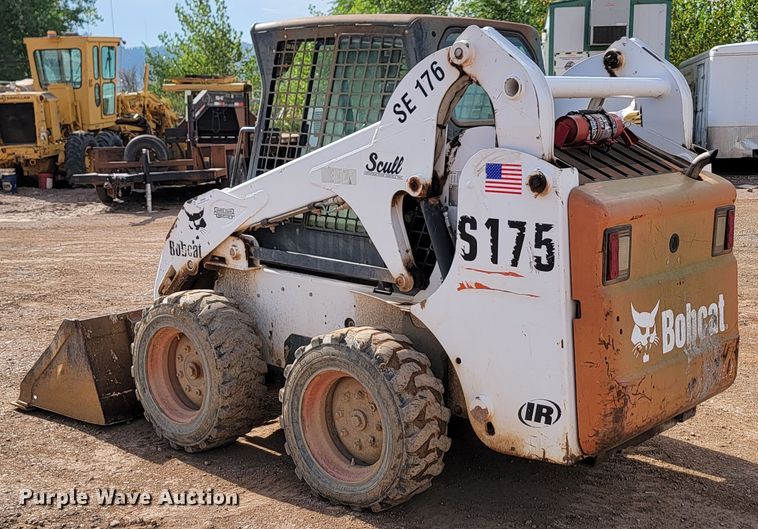 image for item JW9667 2001 Bobcat S175  skid steer loader