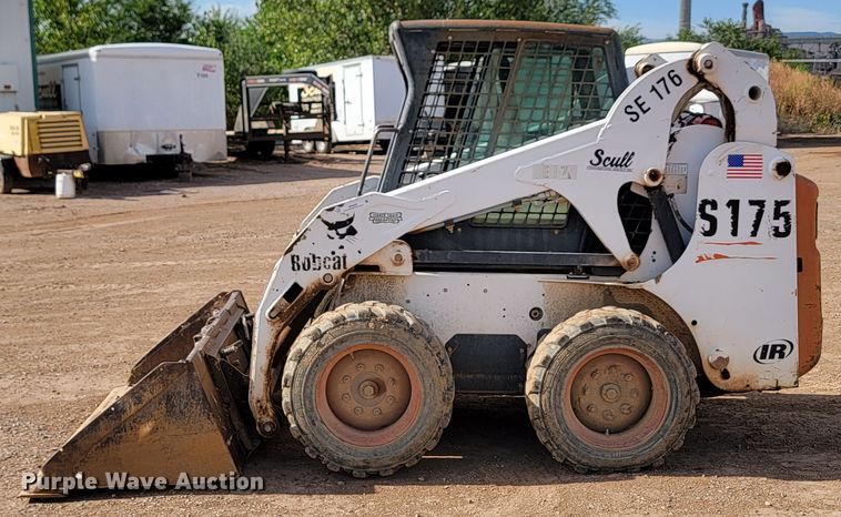 image for item JW9667 2001 Bobcat S175  skid steer loader