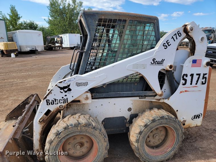 image for item JW9667 2001 Bobcat S175  skid steer loader