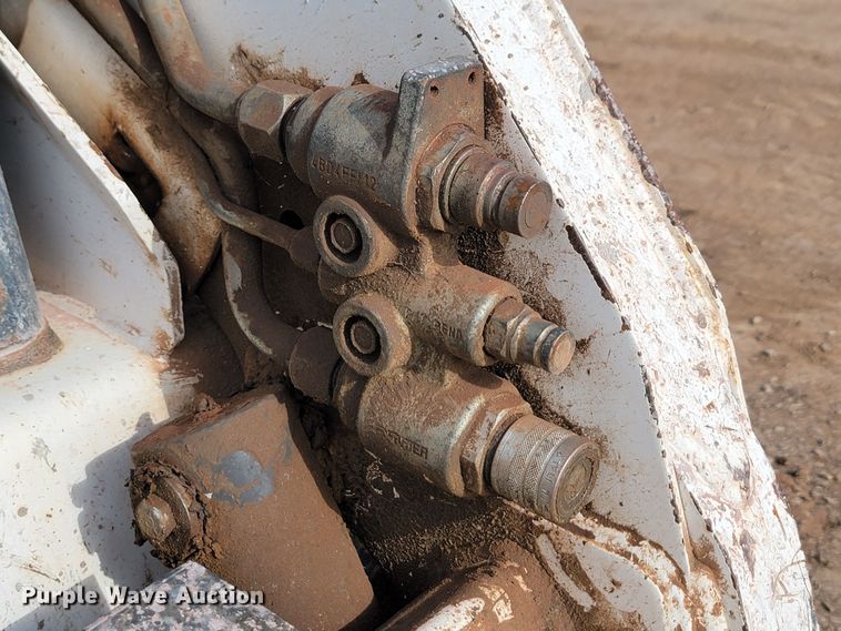 image for item JW9667 2001 Bobcat S175  skid steer loader