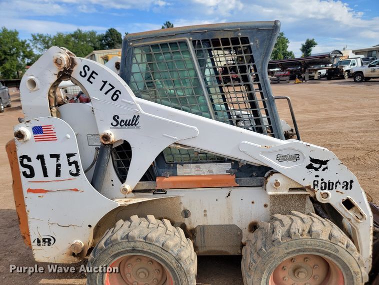 image for item JW9667 2001 Bobcat S175  skid steer loader