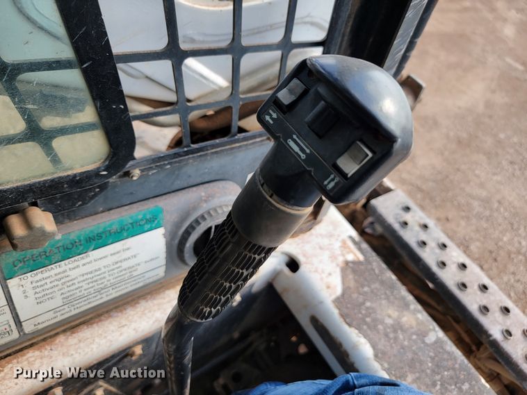 image for item JW9667 2001 Bobcat S175  skid steer loader