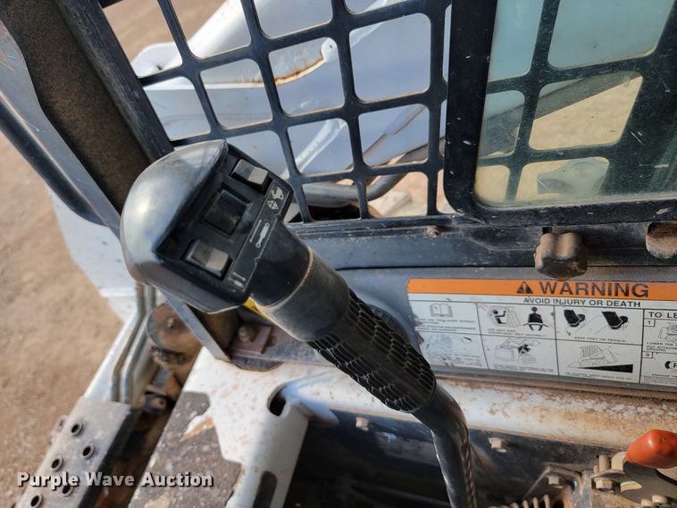 image for item JW9667 2001 Bobcat S175  skid steer loader