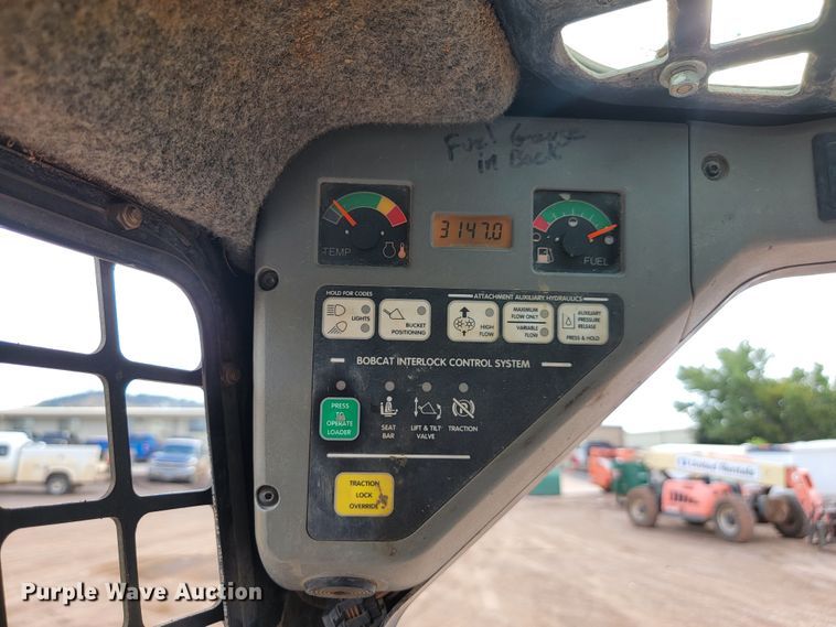 image for item JW9667 2001 Bobcat S175  skid steer loader