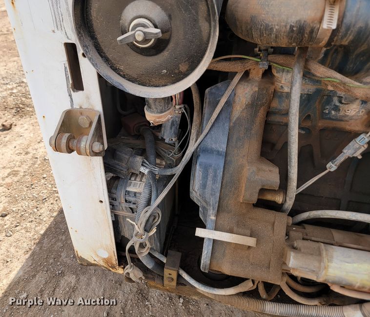 image for item JW9667 2001 Bobcat S175  skid steer loader