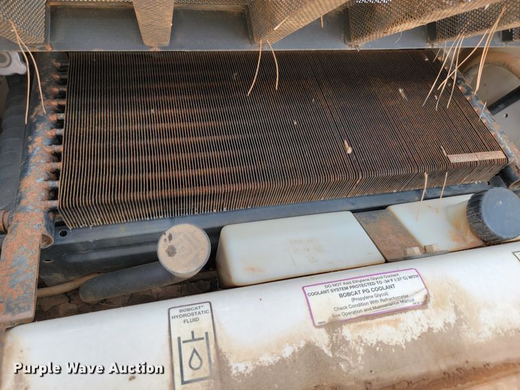 image for item JW9667 2001 Bobcat S175  skid steer loader