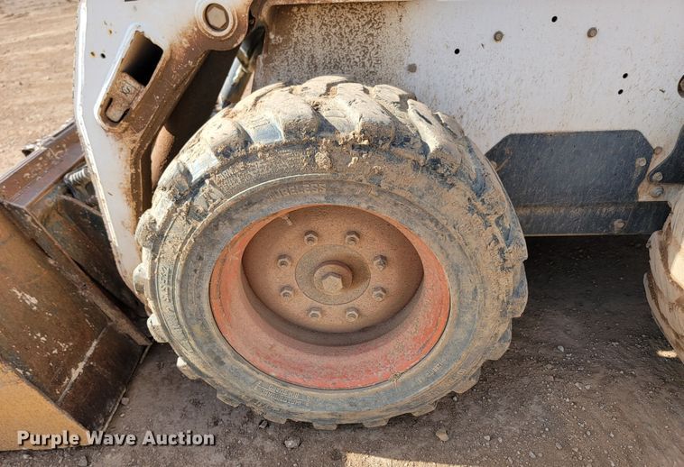 image for item JW9667 2001 Bobcat S175  skid steer loader