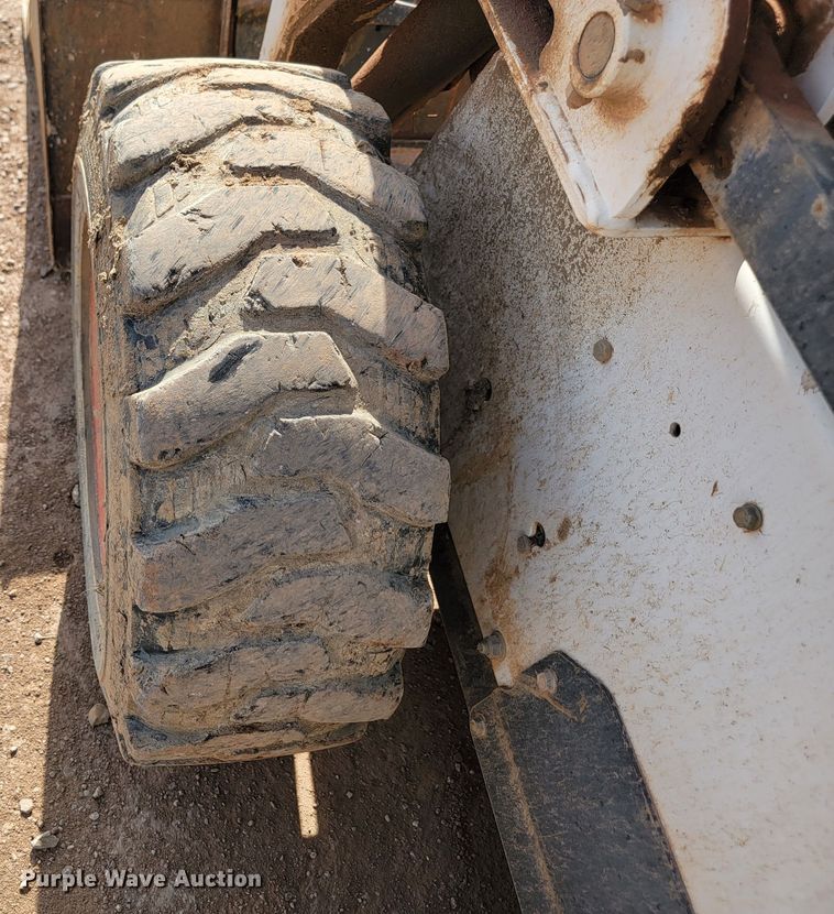 image for item JW9667 2001 Bobcat S175  skid steer loader