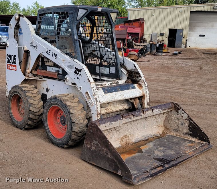 image for item JW9668 2008 Bobcat S205  skid steer loader