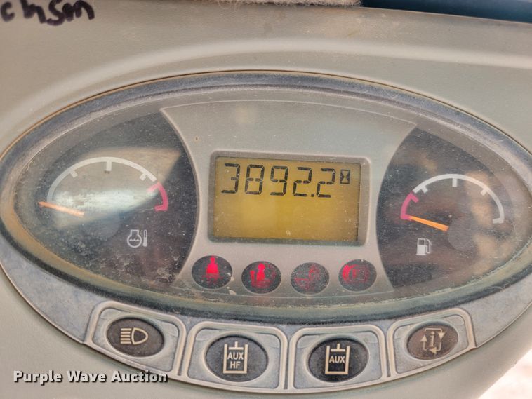 image for item JW9668 2008 Bobcat S205  skid steer loader