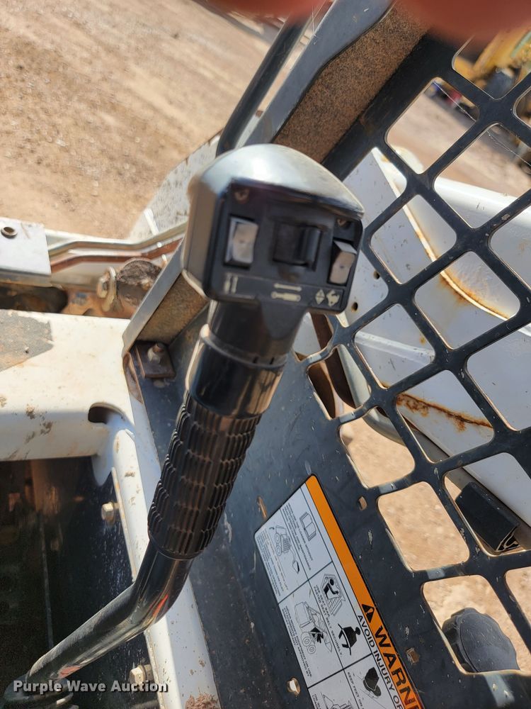 image for item JW9668 2008 Bobcat S205  skid steer loader