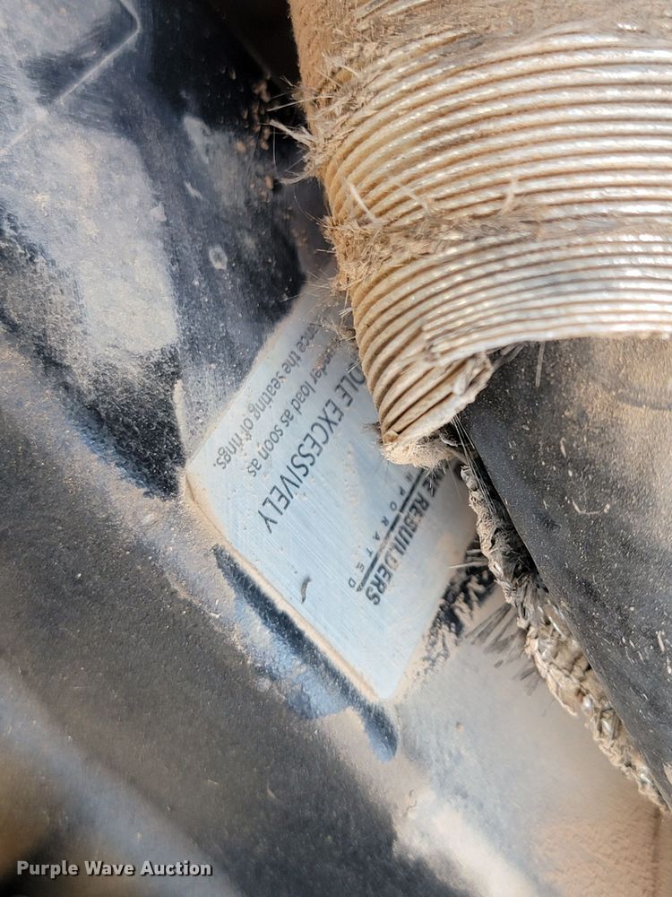 image for item JW9668 2008 Bobcat S205  skid steer loader