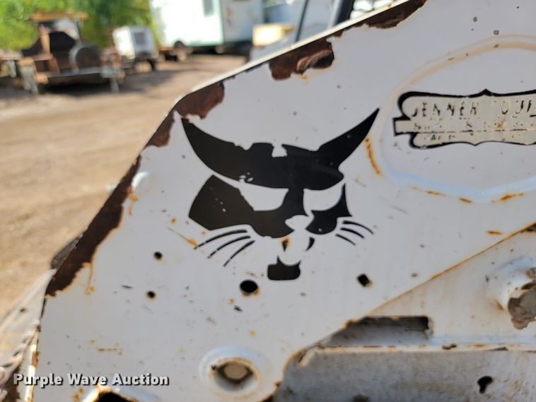 image for item JW9668 2008 Bobcat S205  skid steer loader