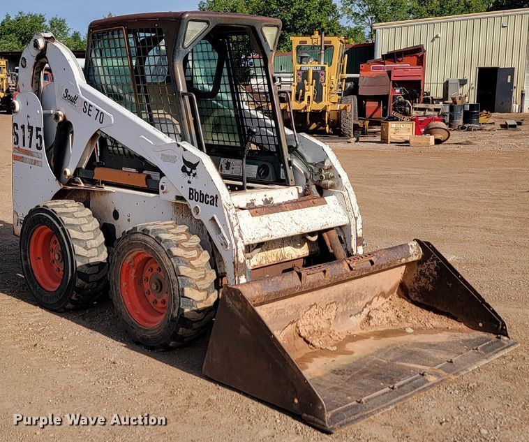 image for item JW9669 2002 Bobcat S175  skid steer loader
