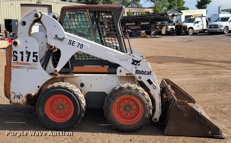 image for item JW9669 2002 Bobcat S175  skid steer loader