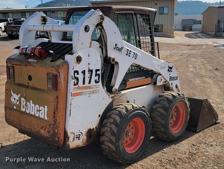 image for item JW9669 2002 Bobcat S175  skid steer loader