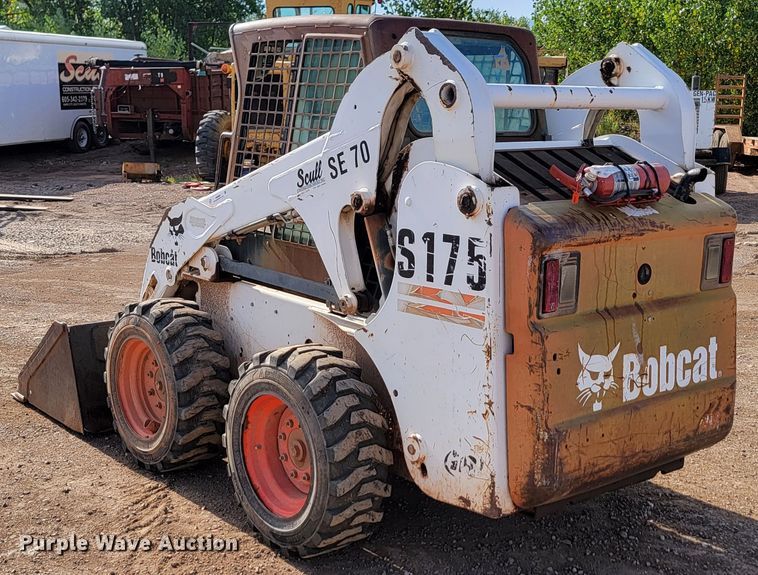 image for item JW9669 2002 Bobcat S175  skid steer loader