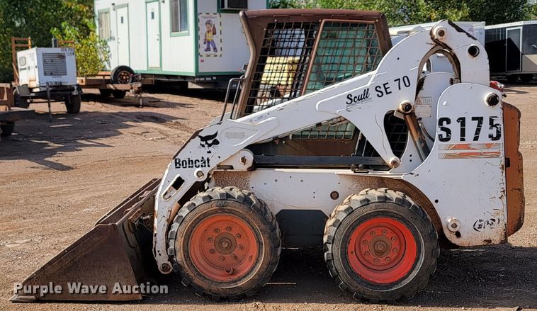 image for item JW9669 2002 Bobcat S175  skid steer loader