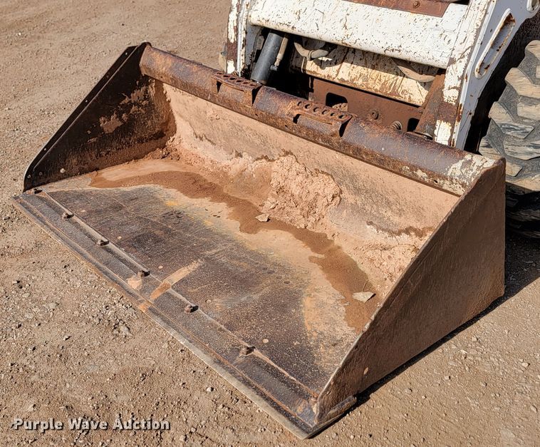 image for item JW9669 2002 Bobcat S175  skid steer loader