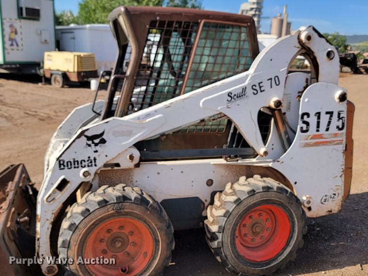 image for item JW9669 2002 Bobcat S175  skid steer loader