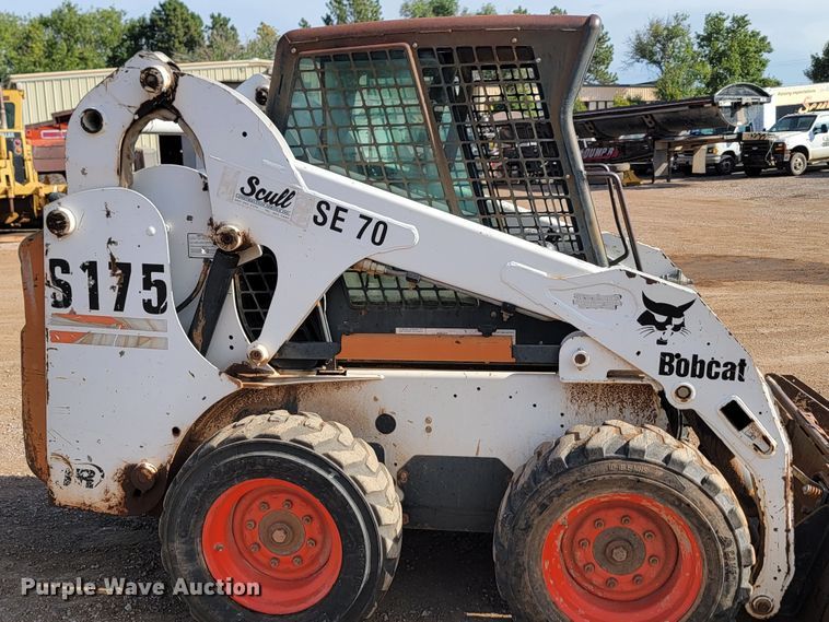 image for item JW9669 2002 Bobcat S175  skid steer loader