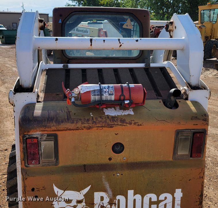 image for item JW9669 2002 Bobcat S175  skid steer loader