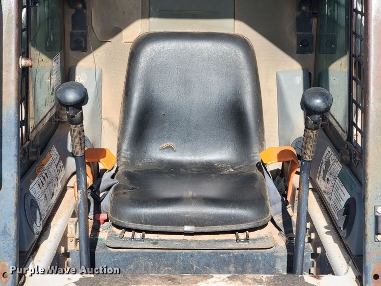 image for item JW9669 2002 Bobcat S175  skid steer loader