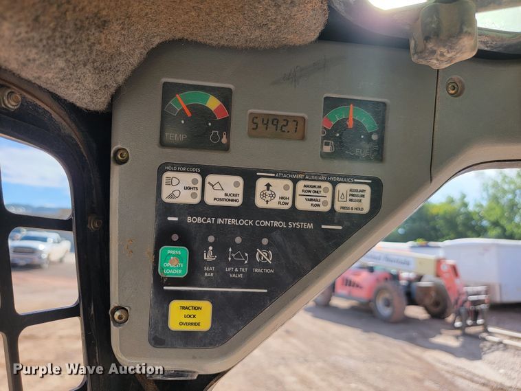 image for item JW9669 2002 Bobcat S175  skid steer loader