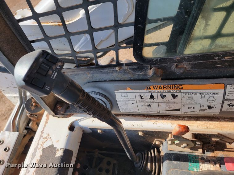 image for item JW9669 2002 Bobcat S175  skid steer loader