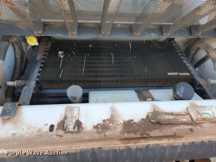 image for item JW9669 2002 Bobcat S175  skid steer loader