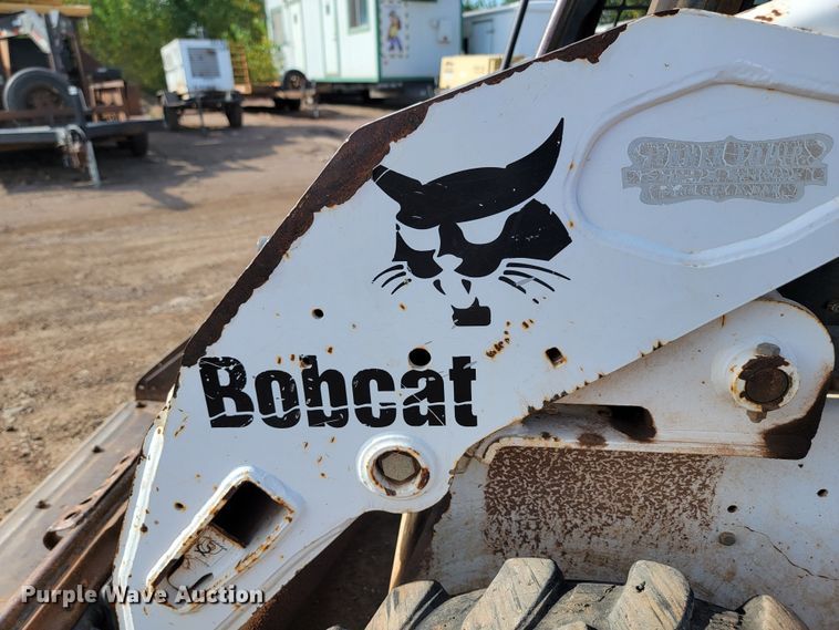 image for item JW9669 2002 Bobcat S175  skid steer loader