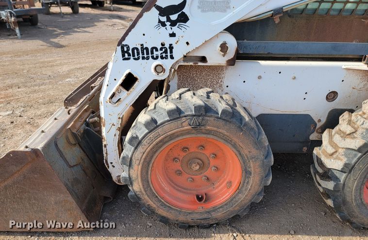 image for item JW9669 2002 Bobcat S175  skid steer loader